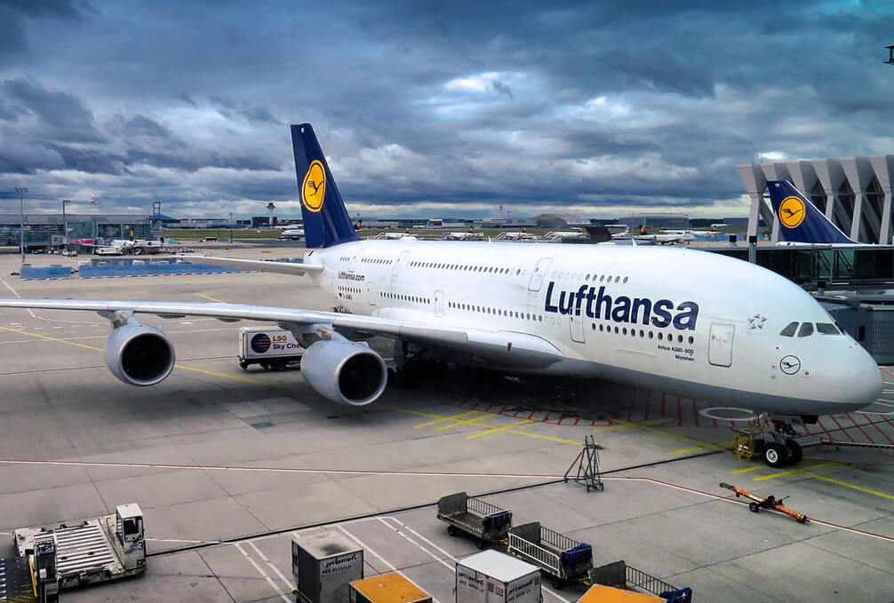 air freight loading operation